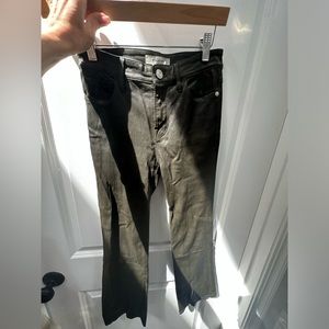 Frame Le Crop Mini Boot jean in genuine lamb leather. Size 25. Color Surplus.